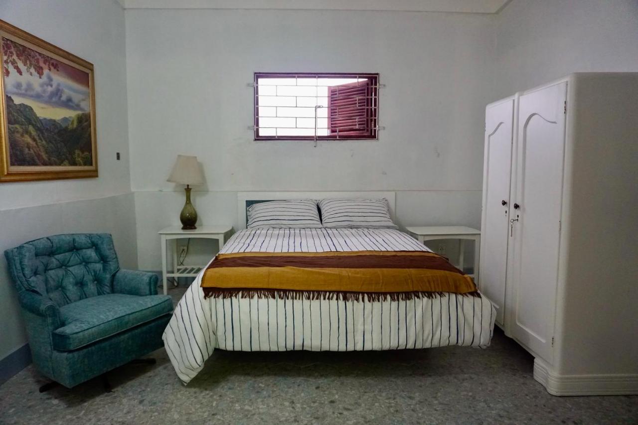Gordon Town Kotch Hostel คิงส์ตัน ภายนอก รูปภาพ